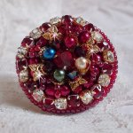 Bague Enchantement d'Automne avec des perles nacrées rouges et des cristaux